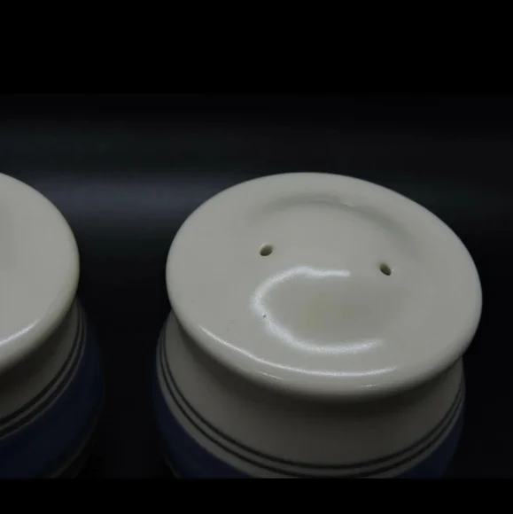 Pfaltzgraff - Rio Pattern (#49) Salt & Pepper Shaker Set - Mexico - Picture 4 of 8